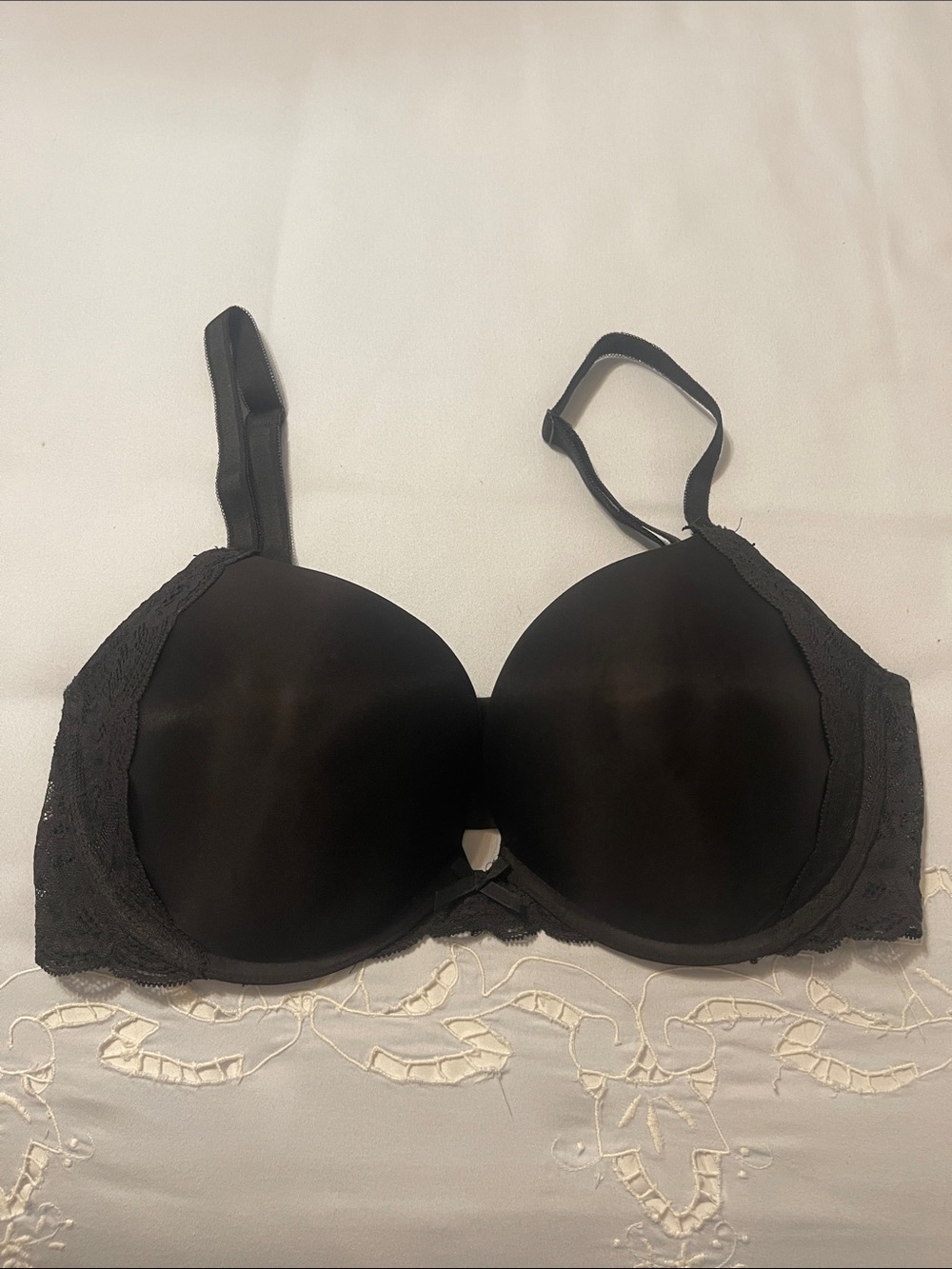Victoria's Secret Dream Angels Smooth with Black Lace - Push up - 36DDD - NWOT